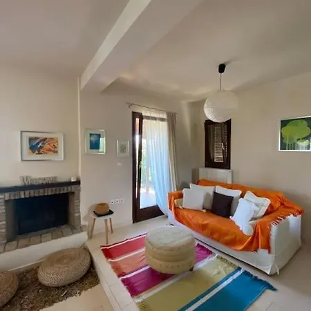 Georges Galaxidi, Family, Pool And Garden Vila