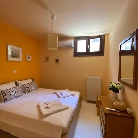 Georges Galaxidi, Family, Pool And Garden *