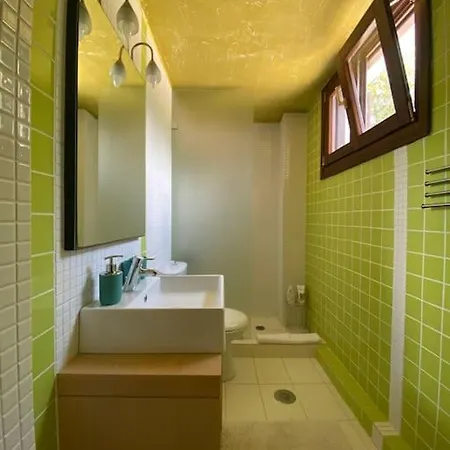 Georges Galaxidi, Family, Pool And Garden * Galaxídhion