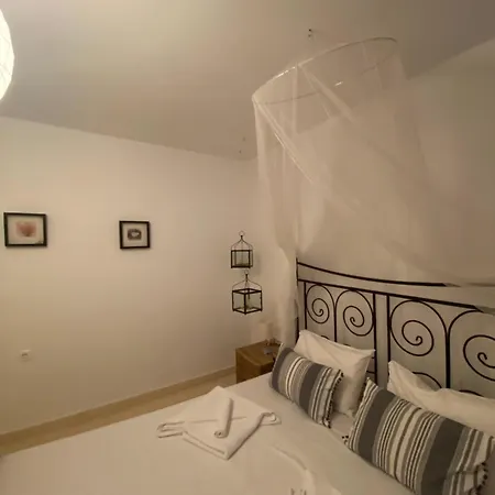 Georges Galaxidi, Family, Pool And Garden *