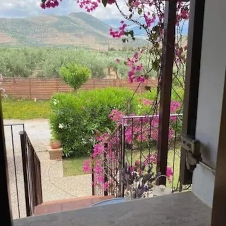 Vila Georges Galaxidi, Family, Pool And Garden