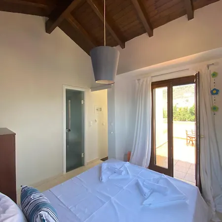 فيلة Georges Galaxidi, Family, Pool And Garden Galaxídhion