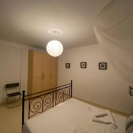 Georges Galaxidi, Family, Pool And Garden Vila