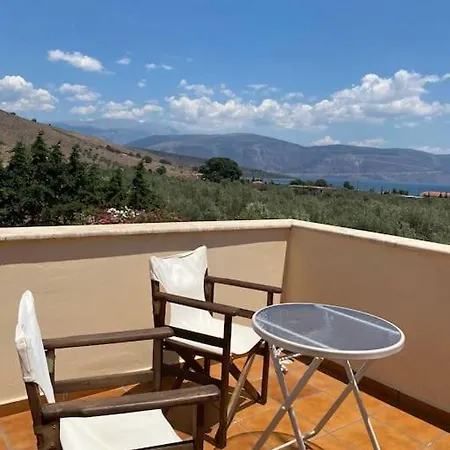 Vila Georges Galaxidi, Family, Pool And Garden Galaxídhion