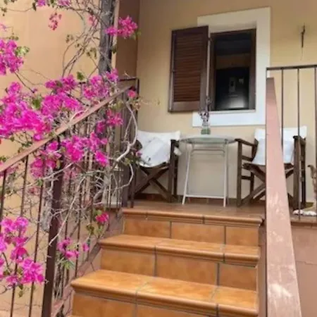 Georges Galaxidi, Family, Pool And Garden * Galaxídhion