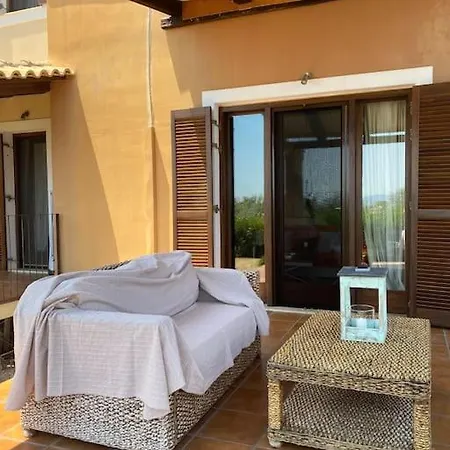 Georges Galaxidi, Family, Pool And Garden Vila