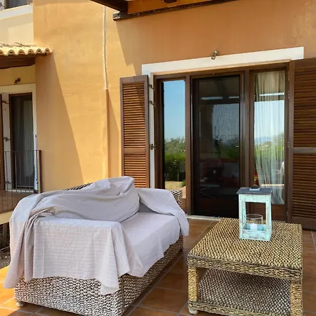 Georges Galaxidi, Family, Pool And Garden Vila *