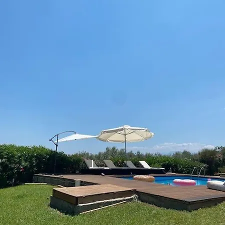 Georges Galaxidi, Family, Pool And Garden * Galaxídhion